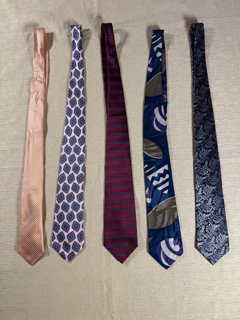 Men’s Necktie Lot of 5 Van Heusen Madison Hastings Bay Paisley Stripe Geometric